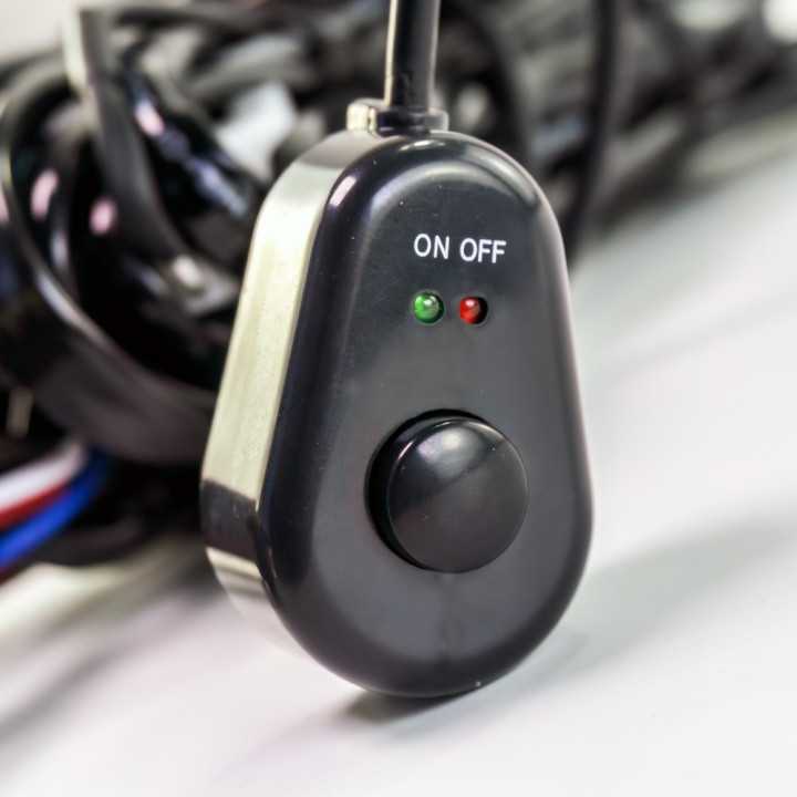 Cablu o iesire cu intrerupator pentru bara sau proiector LED 12-24V 480W 40A CLL012 Carguard