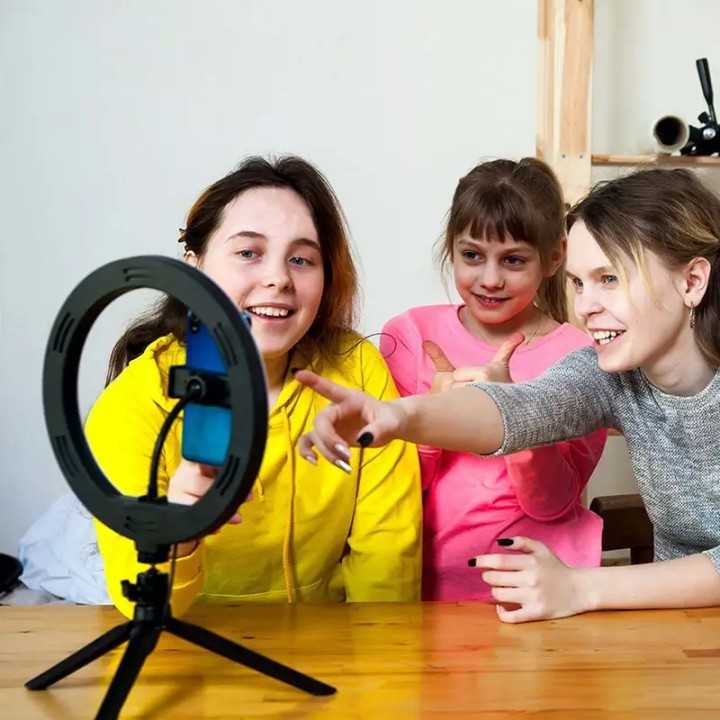 Selfie LED 7W 3200-5500K Ring Light 10" 3in1 cu alimentare USB V-tac SKU-23048