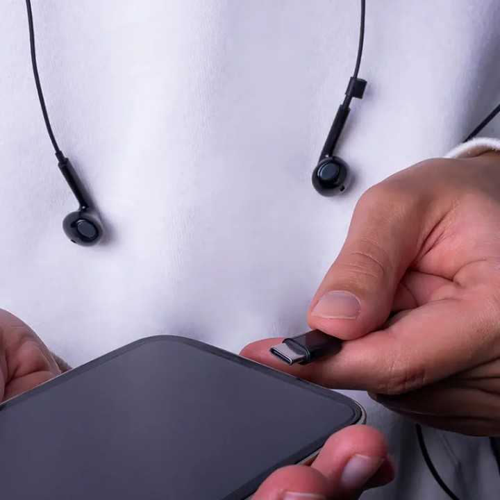 Casti stereo si microfon USB-C 1.2m negru maXlife MXEP-04